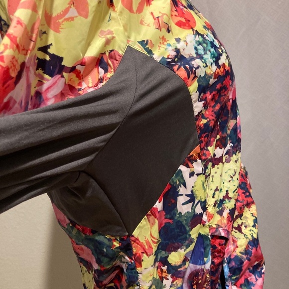 Skechers Floral Print Zip Up Running Jacket Windbreaker Womens Small Athlesure - Picture 5 of 8